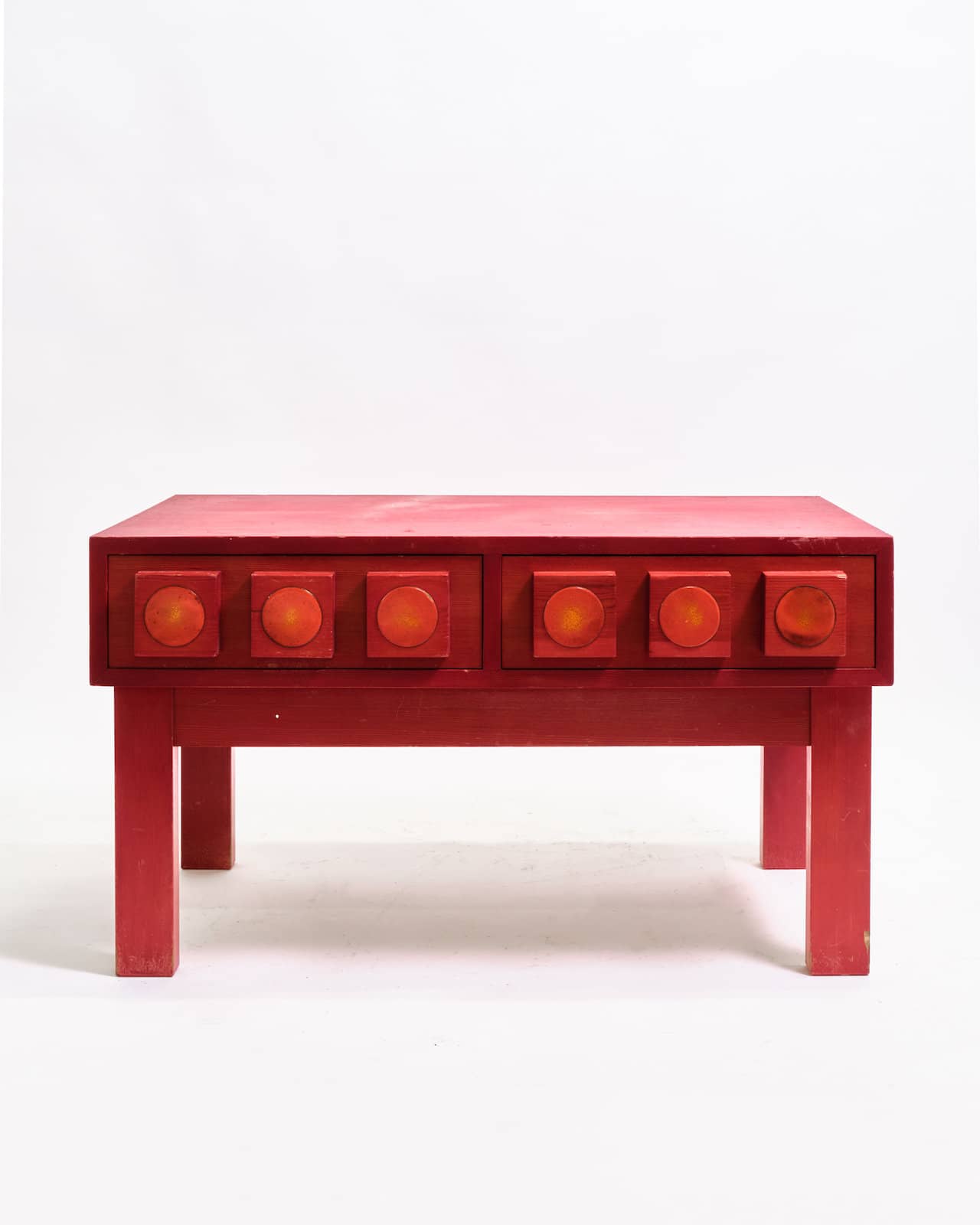 'Pop art' chest